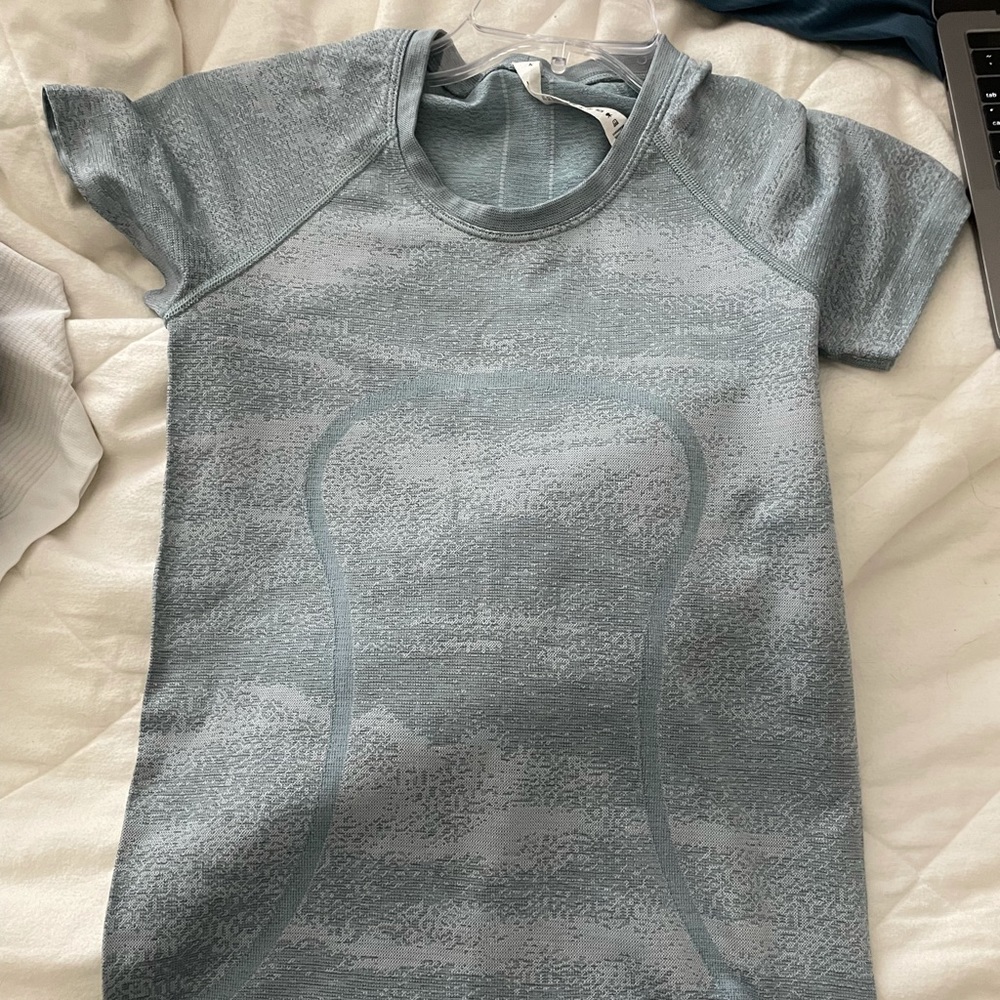 Lululemon Swiftly tech top